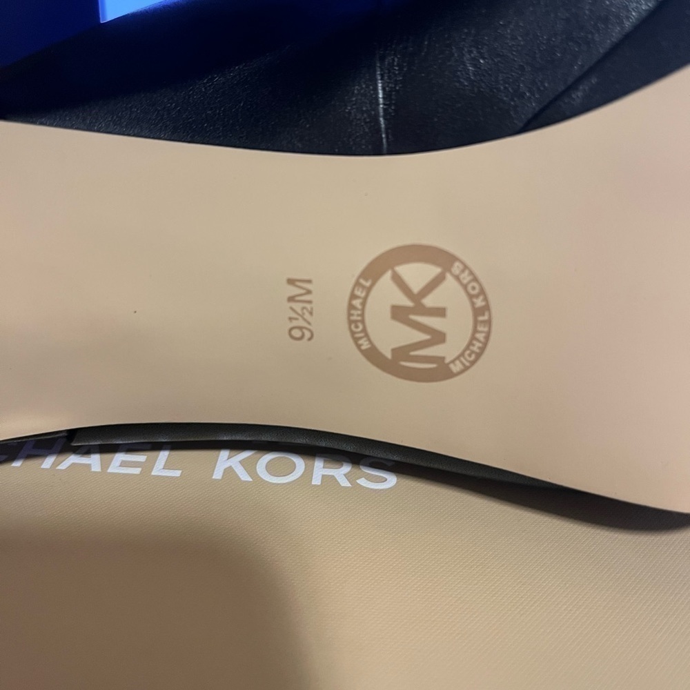 MICHALE Kors Kimber Stilettos - Picture 6 of 11